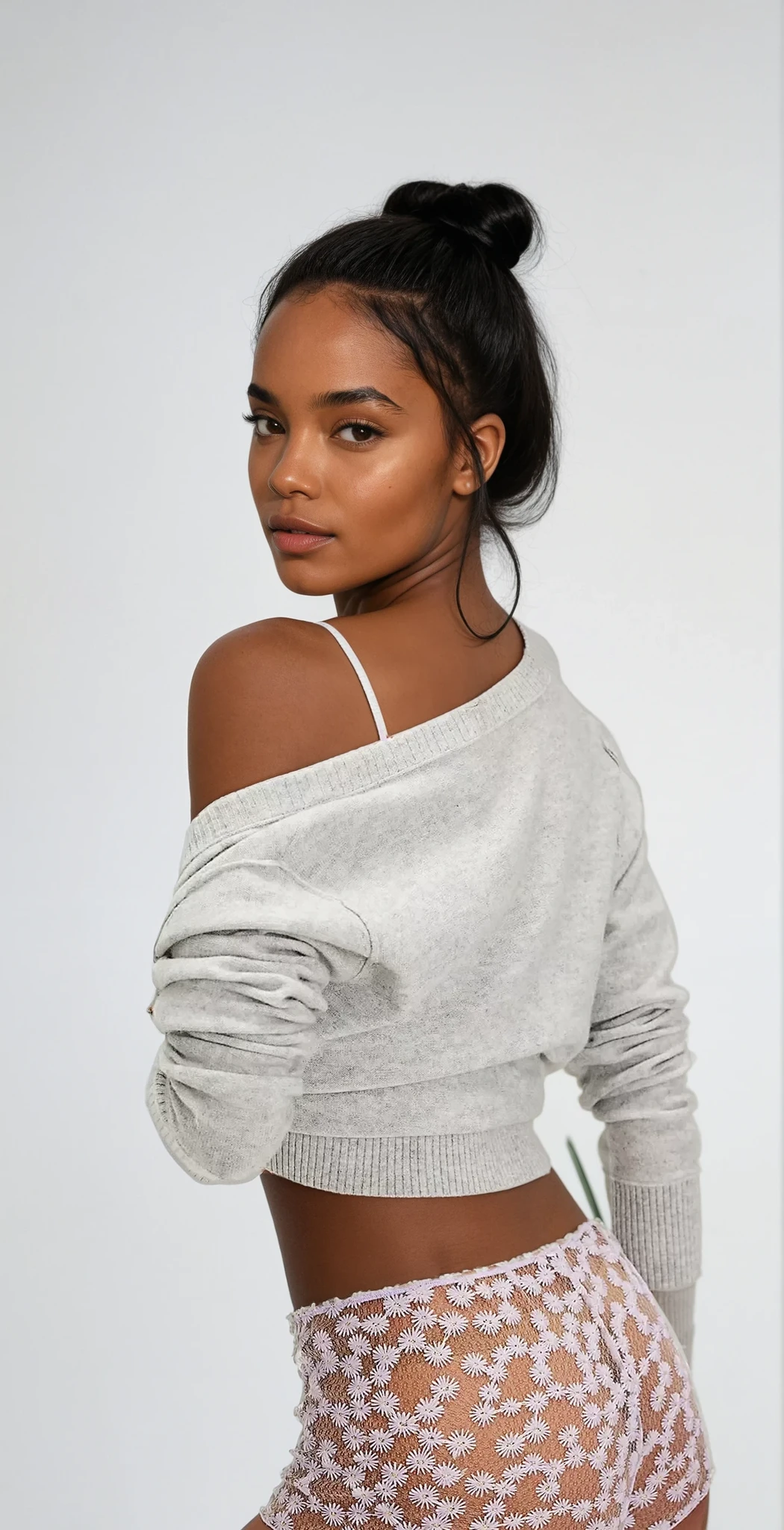 ISABEL EMBROIDERED PAMELA SHORTS