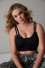 Load image into Gallery viewer, GRAVITY SPORTS BRA IN BLACK - Expect Lace
