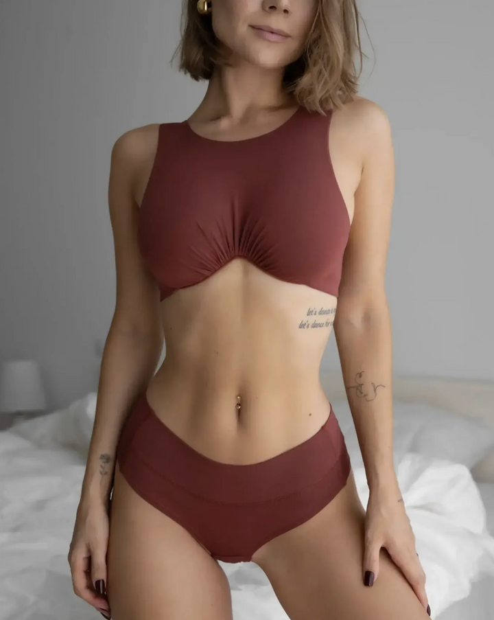 CORE WIRED TOP BLACK