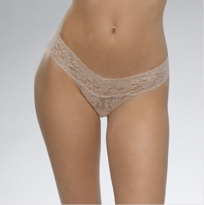 HANKY PANKY ROLLED SIGNATURE LACE LOW RISE THONG - Expect Lace