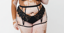 Load image into Gallery viewer, FRISSON GARTER - Expect Lace
