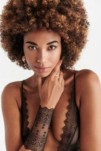 Load image into Gallery viewer, GENEVA GLOVE - Expect Lace
